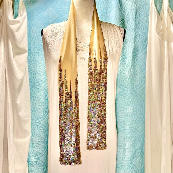 🌺SOLD🌺 Vintage Sequined Skinny Head or Neck Scarf - Picture 3 of 3